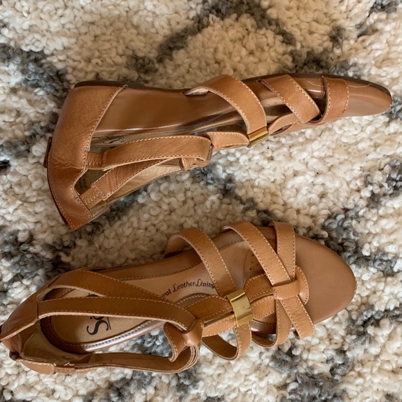 Söfft Leather Tan Gladiator Platform Sandals - Picture 3 of 4